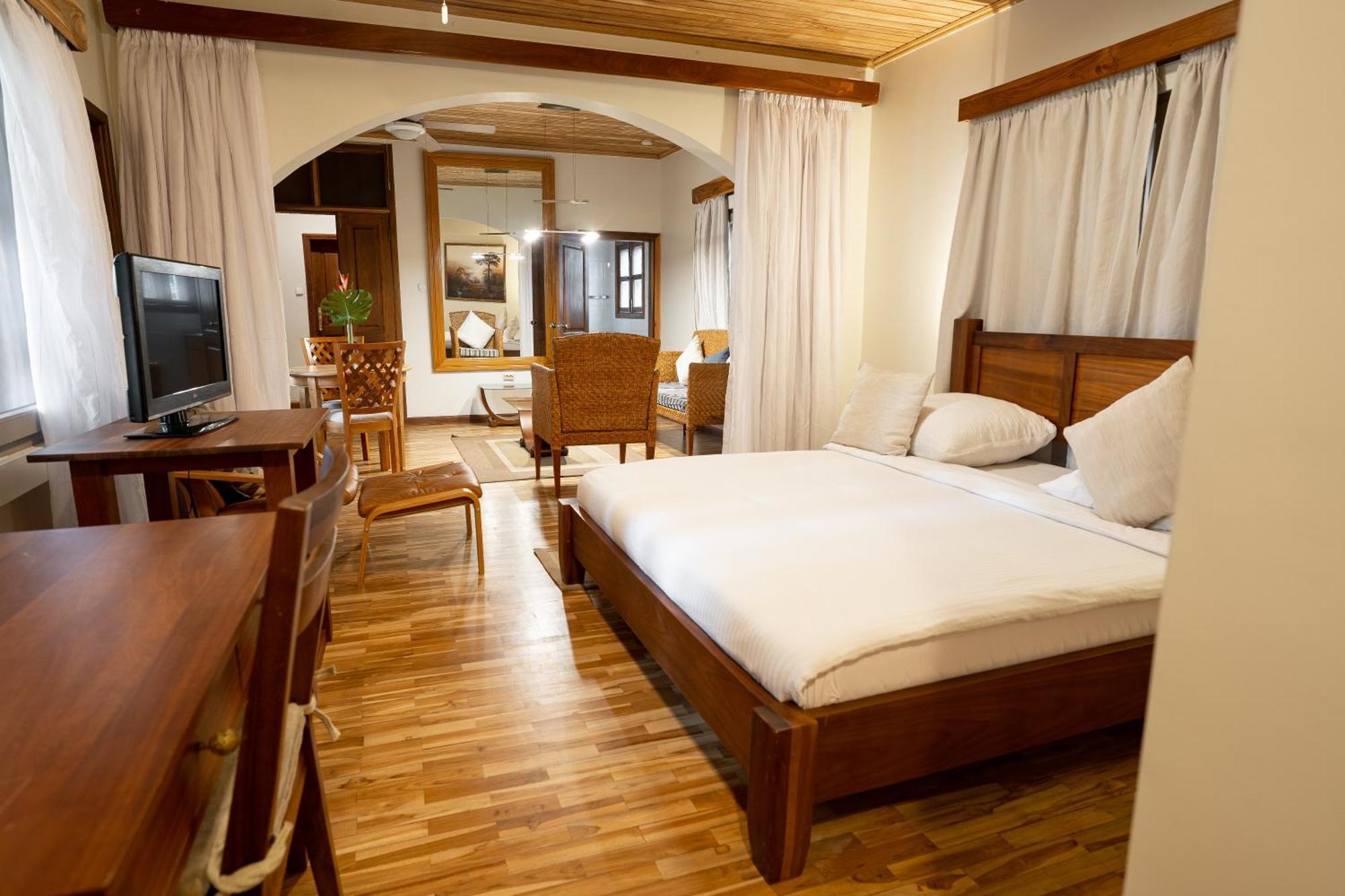 Esther'S Hotel Akra Dış mekan fotoğraf