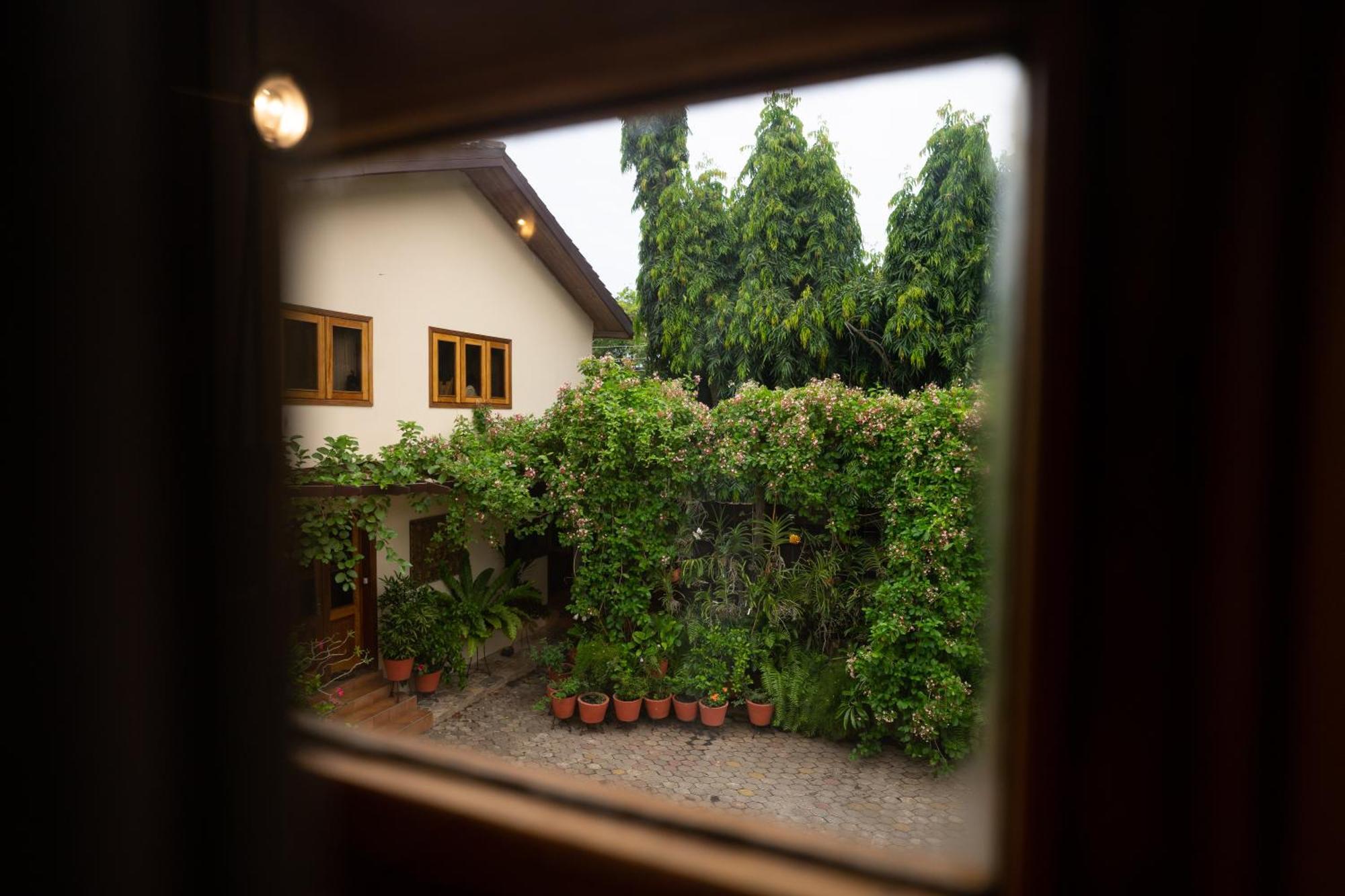 Esther'S Hotel Akra Dış mekan fotoğraf