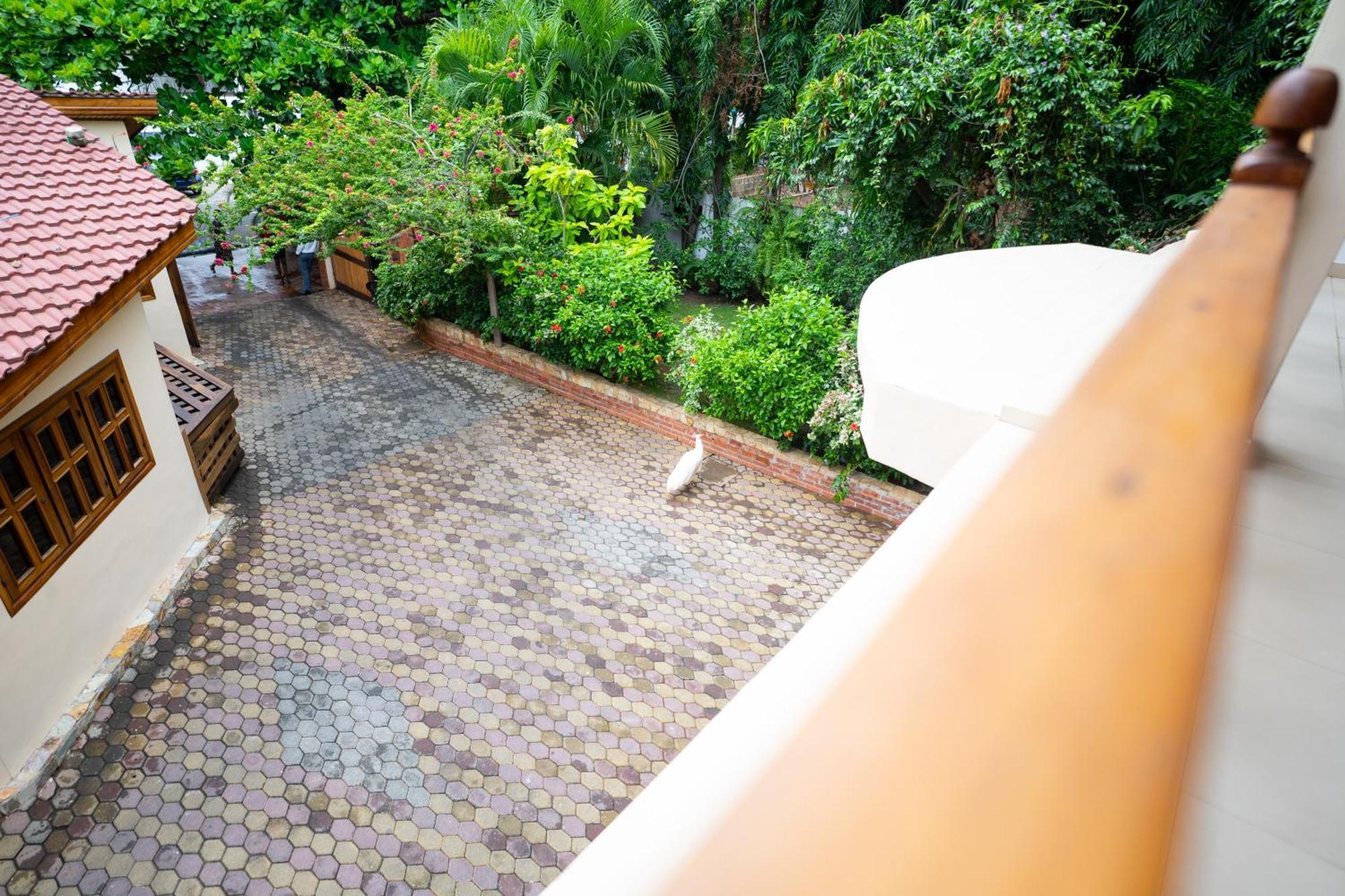 Esther'S Hotel Akra Dış mekan fotoğraf