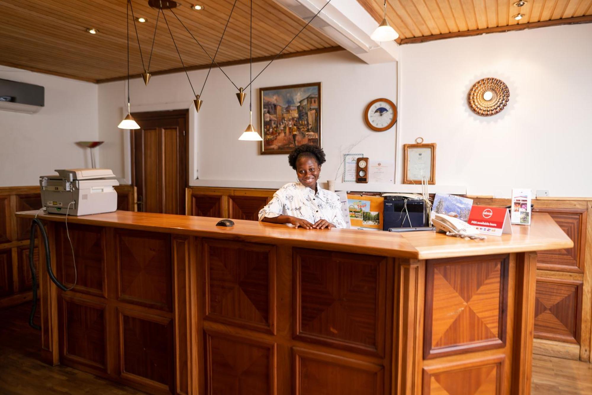 Esther'S Hotel Akra Dış mekan fotoğraf