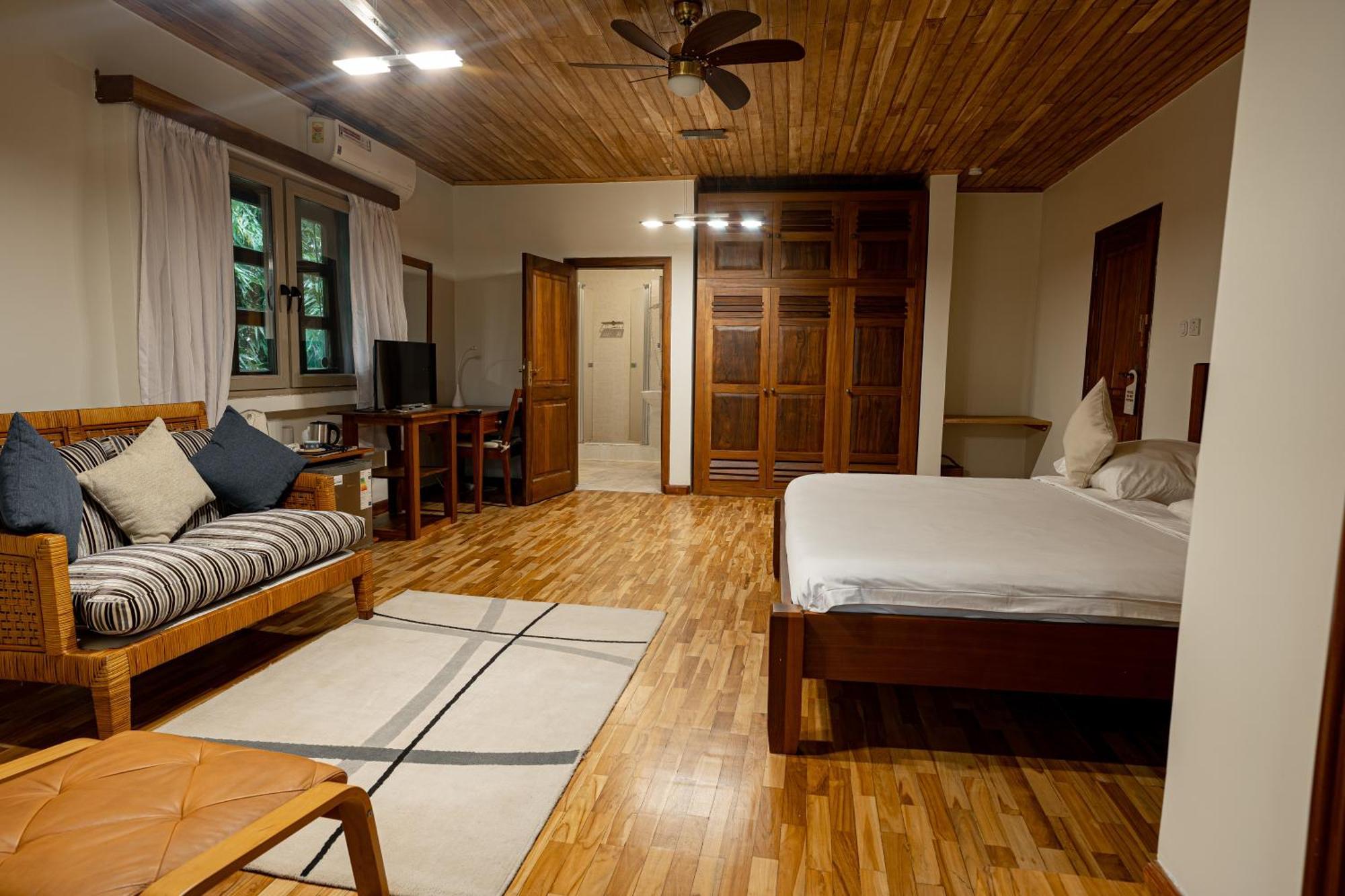 Esther'S Hotel Akra Dış mekan fotoğraf